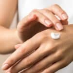 Beliebte Marken im Check Von diesen 3 Cremes sollten Sie die Finger lassen